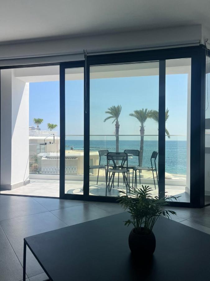 Sea La Vie #2 - Luxury Seaview Apartment 파포스 외부 사진